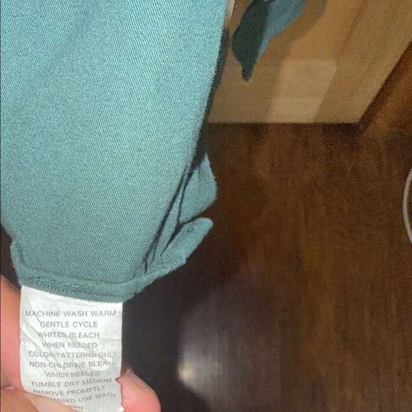 Roundtree & Yorke Men's Forest Green Casual Shirt - Picture 4 of 5